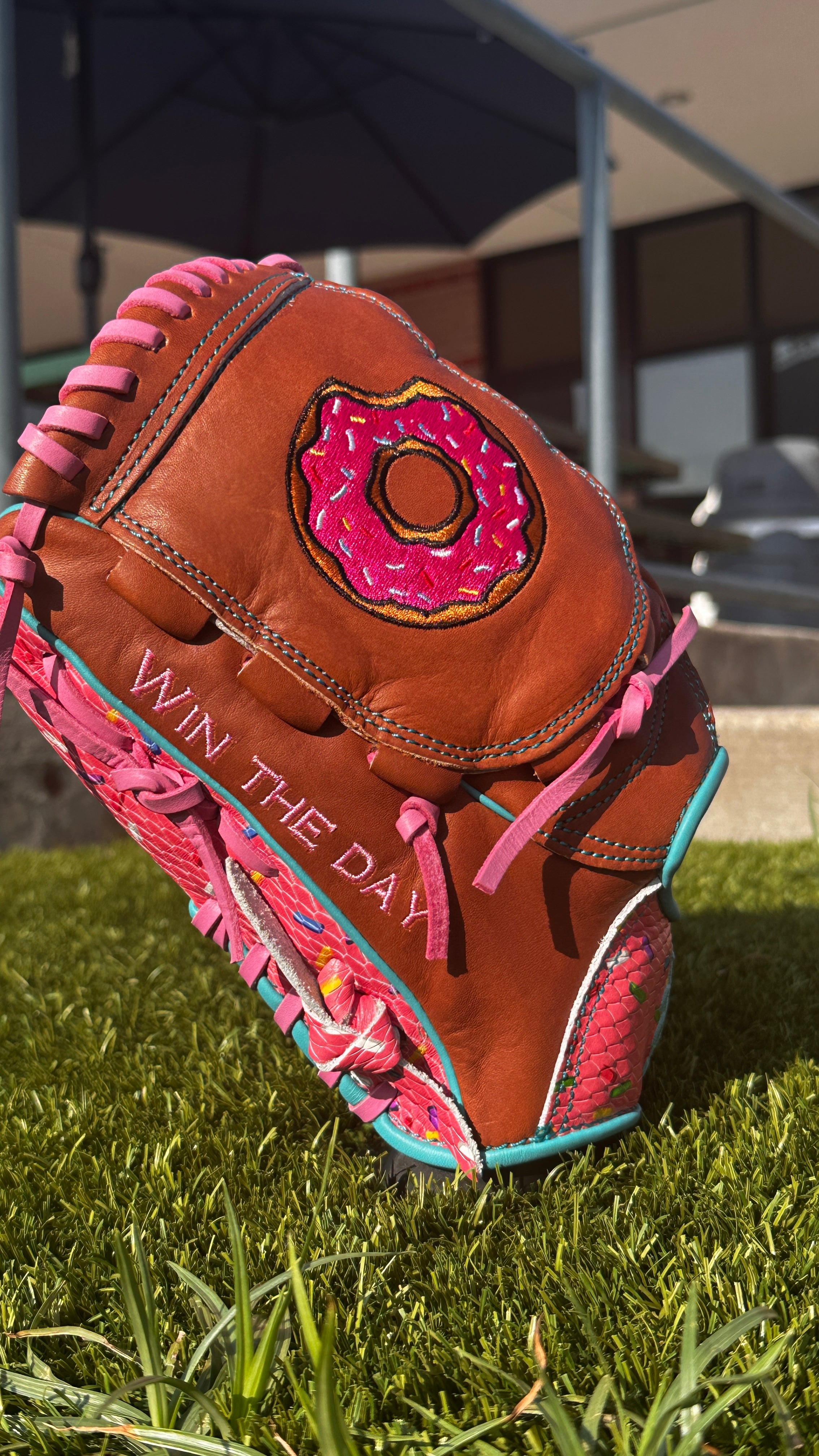 DONUT GLOVE LEFT HAND THROW 12β