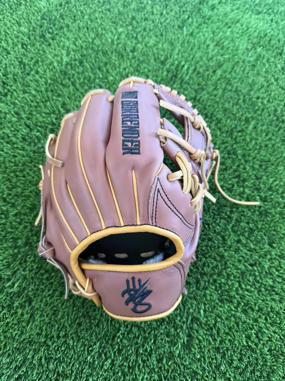 Custom 11.5” infield Glove