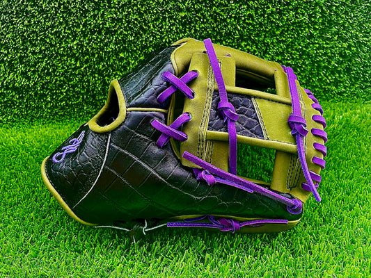 Adult 11.5 in - Crown Tip Infielder Glove